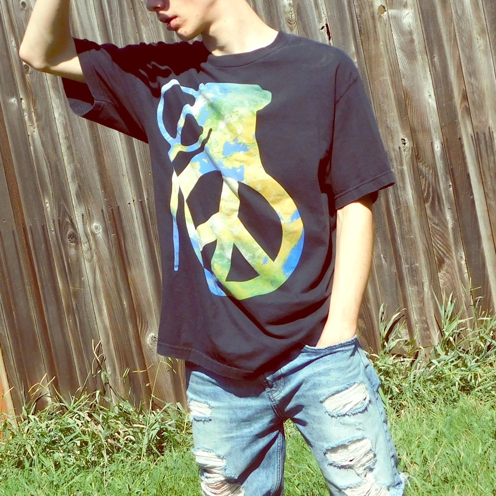 Grenade World Peace  T-Shirt